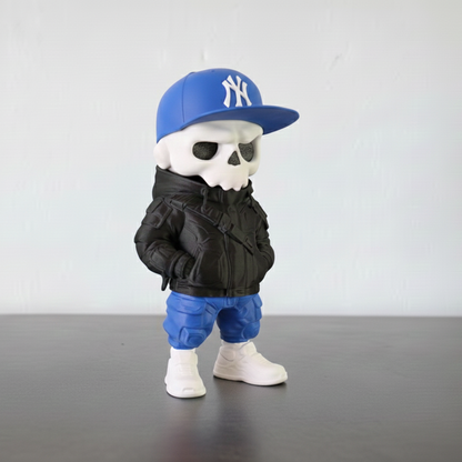 Figurine Squelette Streetwear NY - Statuette Urbaine et Style Pop Culture