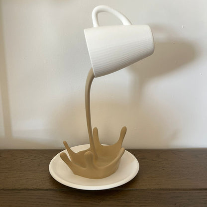 Sculpture Tasse de Café Suspendue - Décoration Cuisine Design et Insolite